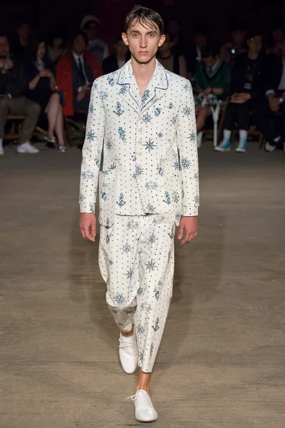 Look 7